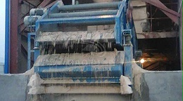 污泥振动脱水筛高效污泥固液分离的核心设备