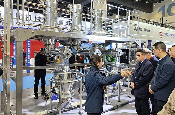 高服以“智能筛分系统+防爆解决方案”双引擎驱动制造业升级，获工信部领导现场点赞